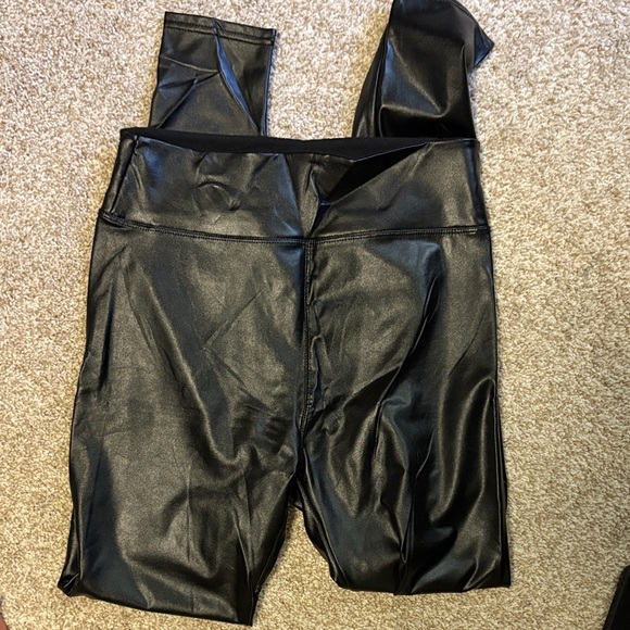 New Look Black Faux Leather Pants - Picture 1 of 4